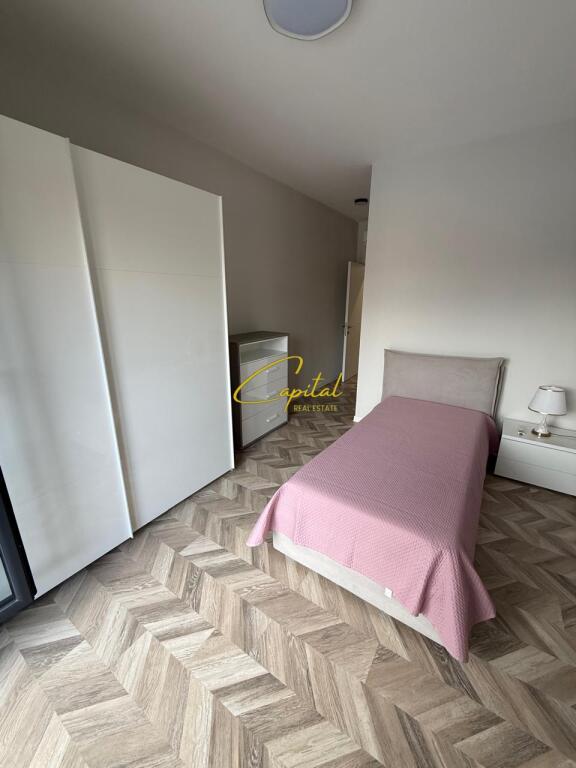 APARTAMENT ME QERA 3+1 PAZARI I RI 900 EURO