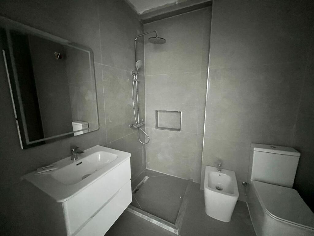 Appartamento Con Vista Mare In Vendita A Vlora