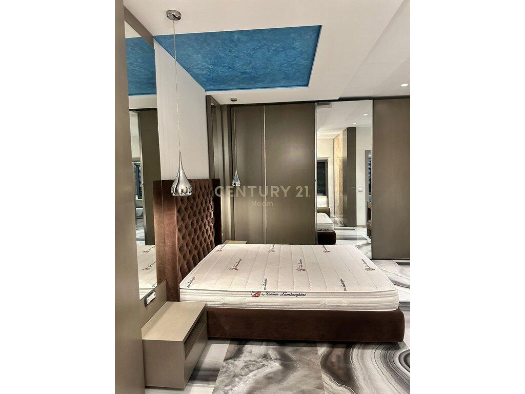 Affittasi appartamento di lusso 1+1 al Ring Center – Tirana
