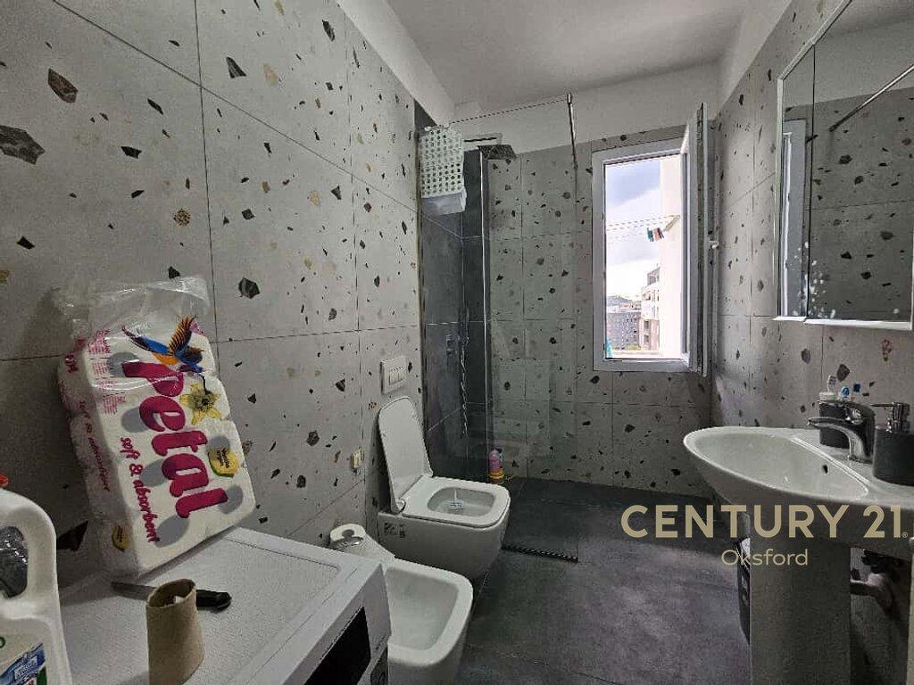 JEPET ME QIRA APARTAMENT 3+1+POST PARKIMI TE ISH FUSHA AVIACIONIT