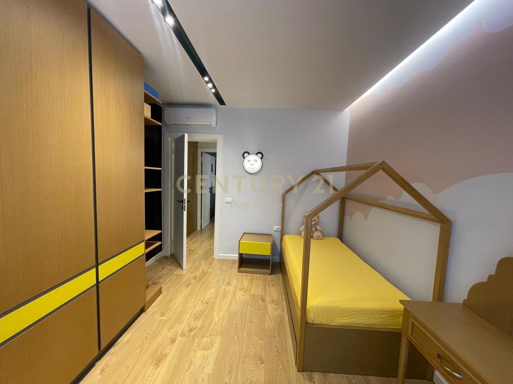 APARTAMENT 2+1+2 + GARAZH ME QIRA PRANE "RADISSON COLLECTION", LIQENI I THATE, TIRANE!