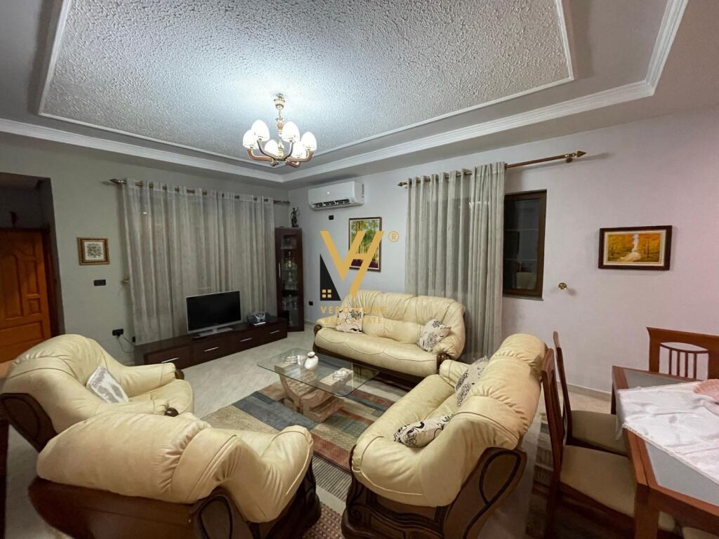 JEPET VILE 3-KATSHE ME QERA TE QSUT 1.000 EURO