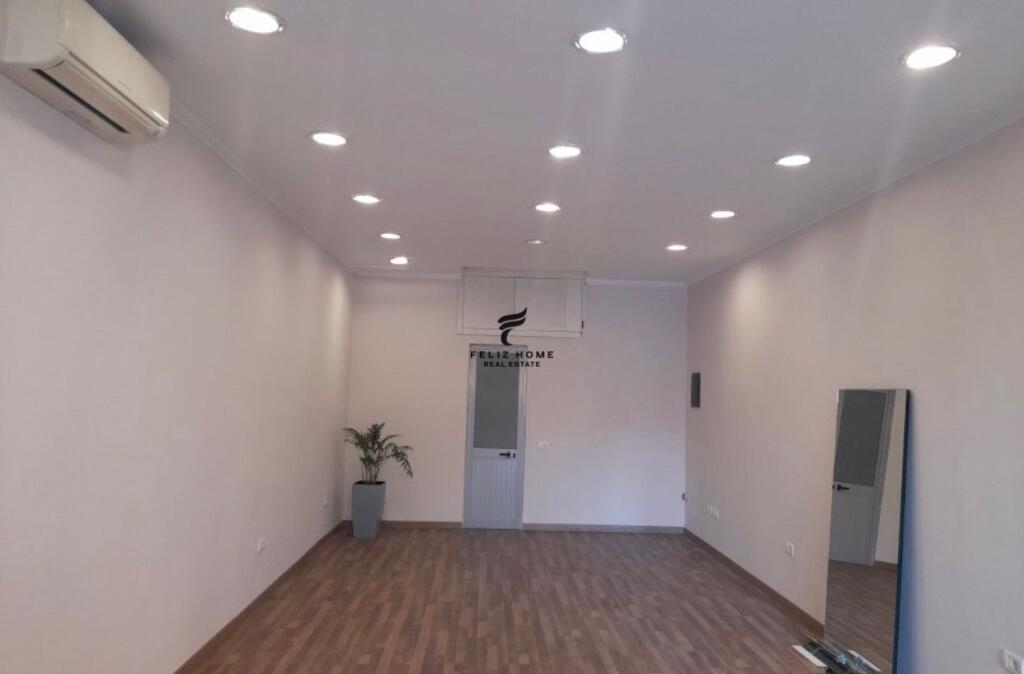 SHOP FOR RENT 45 M2 DURRES ROAD 850 EURO