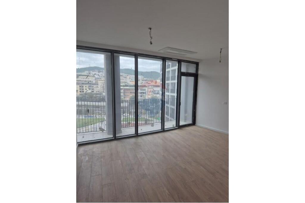 UFFICIO IN AFFITTO PRESSO LAKE VIEW !