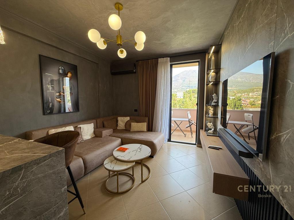 Jepet me qira apartament modern 1+1 – City View, Shkozë!!