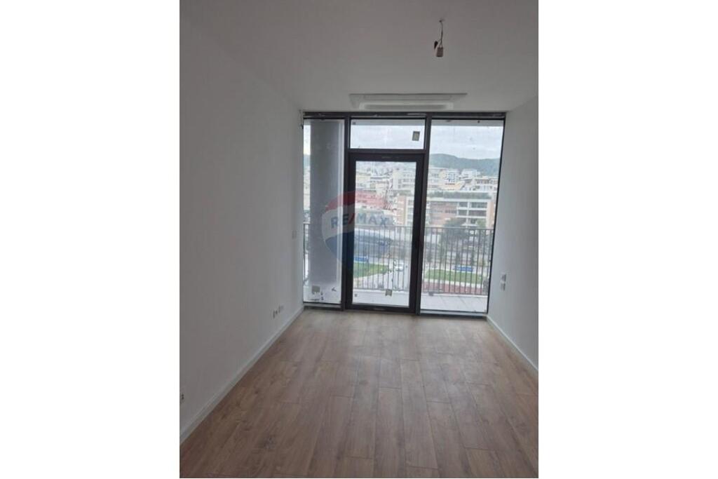 UFFICIO IN AFFITTO PRESSO LAKE VIEW !
