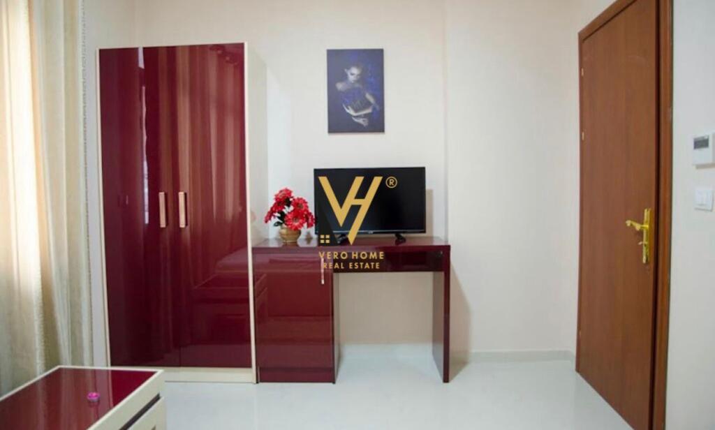 JEPET HOTEL ME QIRA TE UNAZA E RE 600.000 LEKE