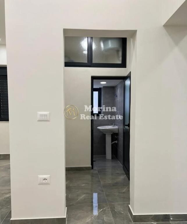 Ambient Biznesi/Dyqan, Stadiumi Dinamo, 490.000 Euro.