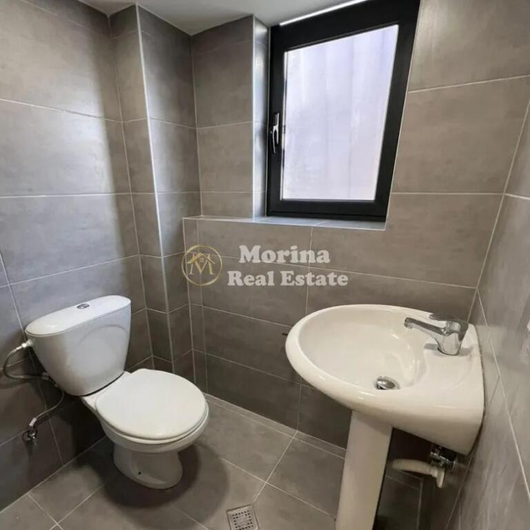 Ambient Biznesi/Dyqan, Stadiumi Dinamo, 490.000 Euro.