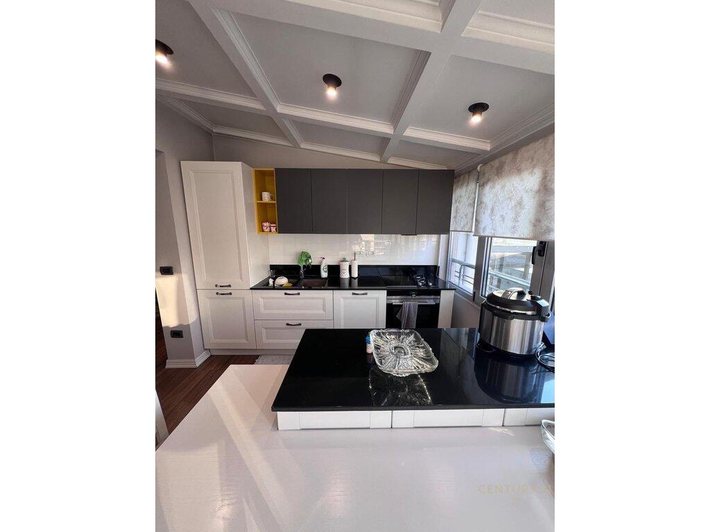 🌇 Luxury Penthouse for Rent near the Ministry of Justice – Center, Tirana