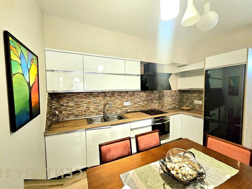 OFROHET APARTAMENT 2+1PER QIRA PRANE KOPSHTIT ZOOLOGJIK