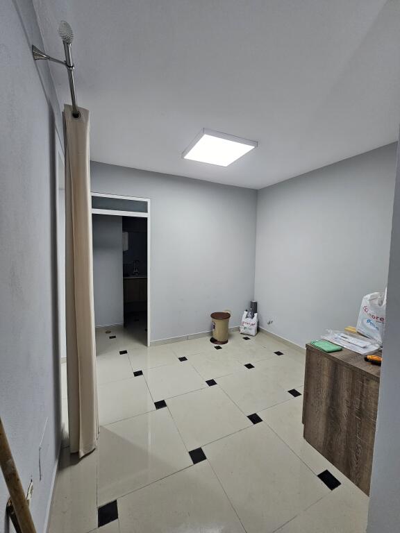 Ambient biznesi per qera prane Markates