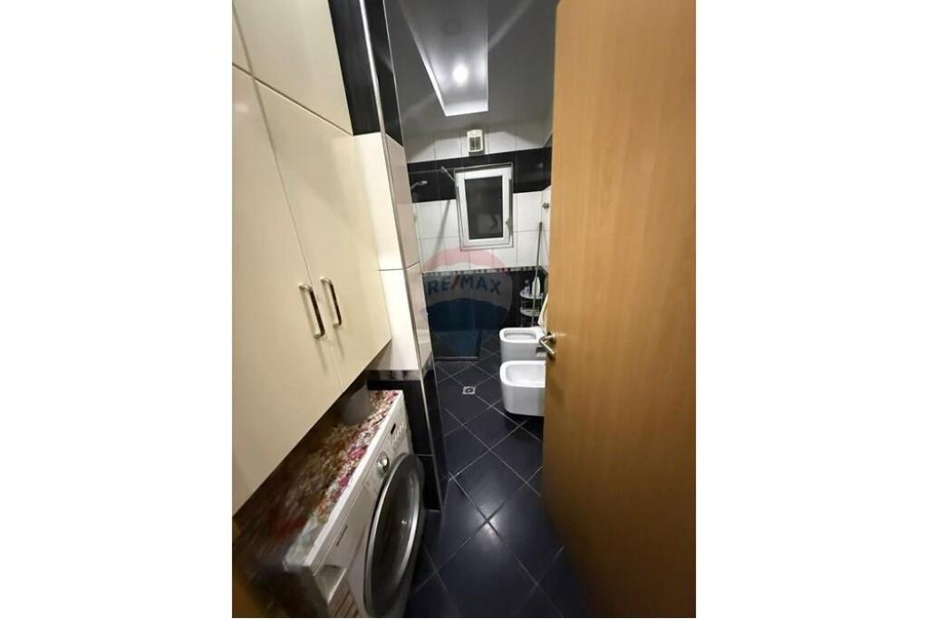 Apartament 2+1+2 me post parkimi për qira në Astir