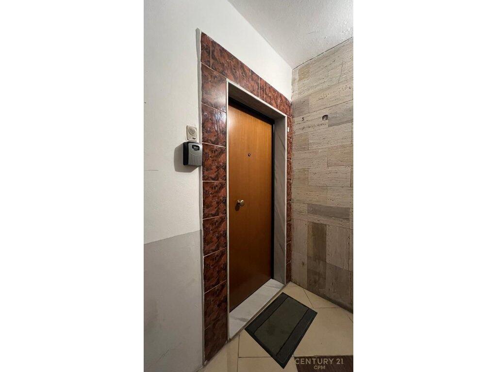 TE KAFE FLORA JAPIM APARTAMENT 2+1 ME QIRA