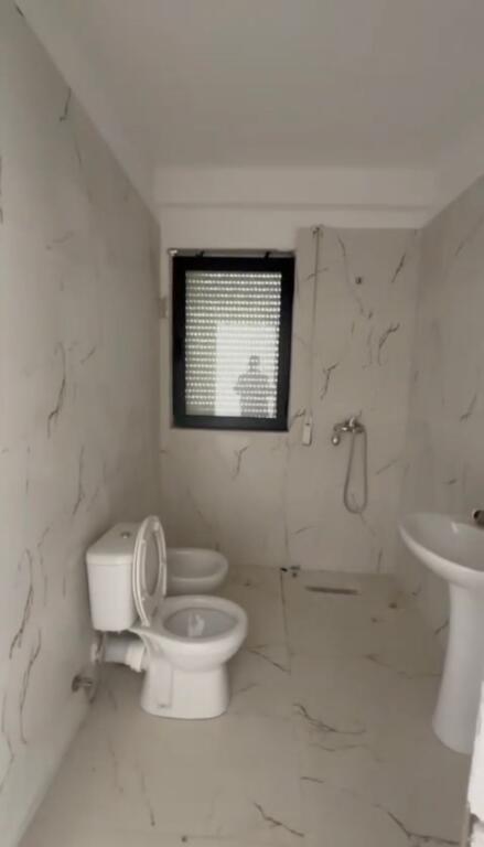 🏢 Jepet me Qira për Biznes – Apartament i Ri 3+1