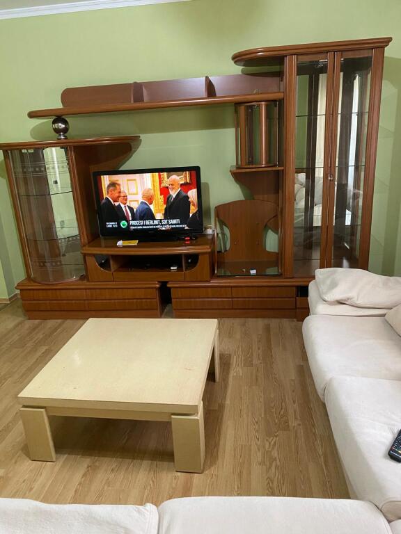 Jepet me qera apartament 2+1