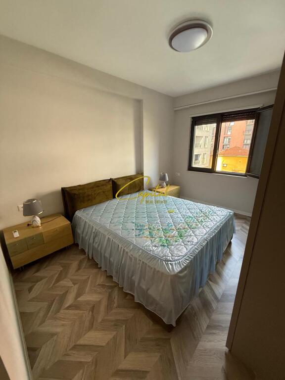 APARTAMENT ME QERA 3+1 PAZARI I RI 900 EURO