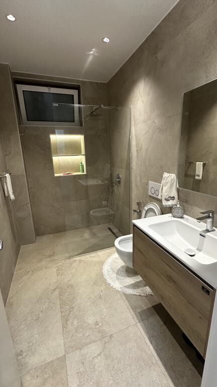 Qera,apartament 2+1, Rruga e Durresit,Tirane.