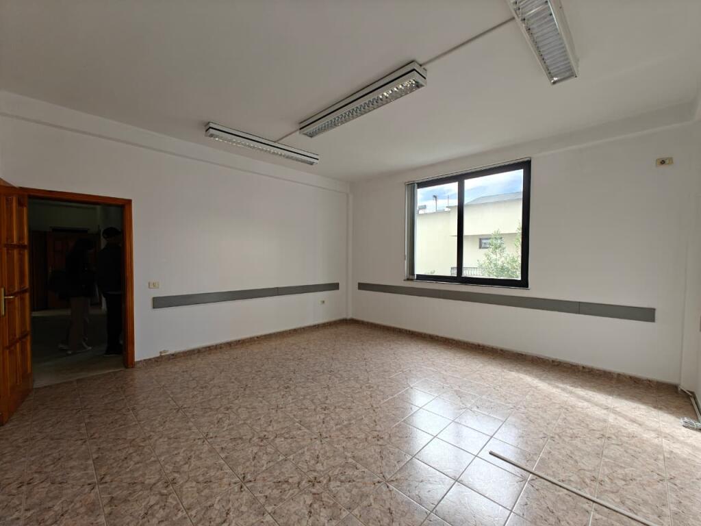 QERA, AMBIENT BIZNESI, XHAMLLIK, TIRANE MLS # 530581008-44