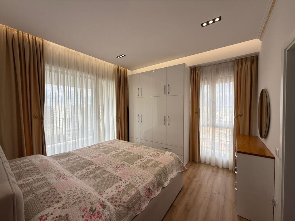 Apartament 2+1+post parkimi me qira!