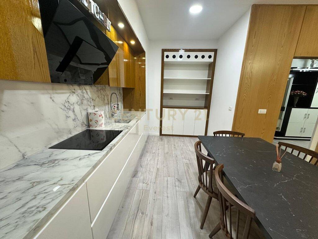 JORDAN MISJA, APARTAMENT 2+1+2 PER QIRA