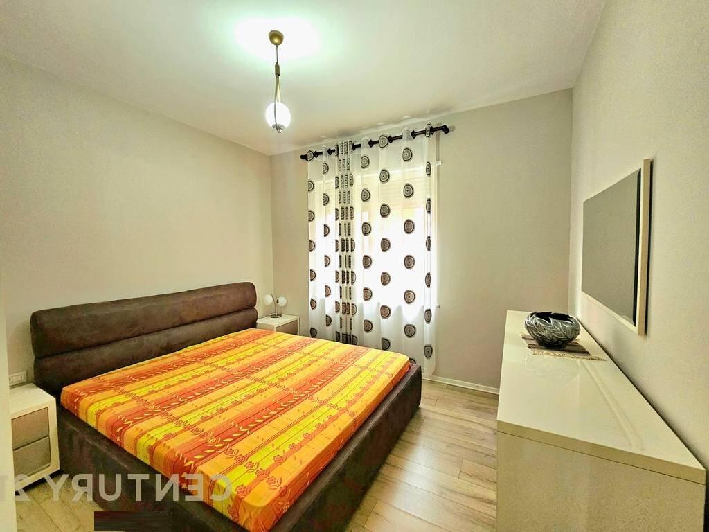OFROHET APARTAMENT 2+1PER QIRA PRANE KOPSHTIT ZOOLOGJIK