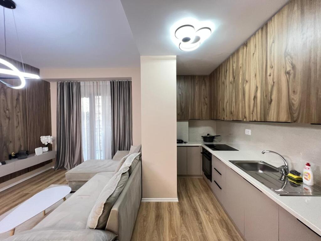 Apartament 1+1 me qira plus post parkimi tek Tirana Garden Building