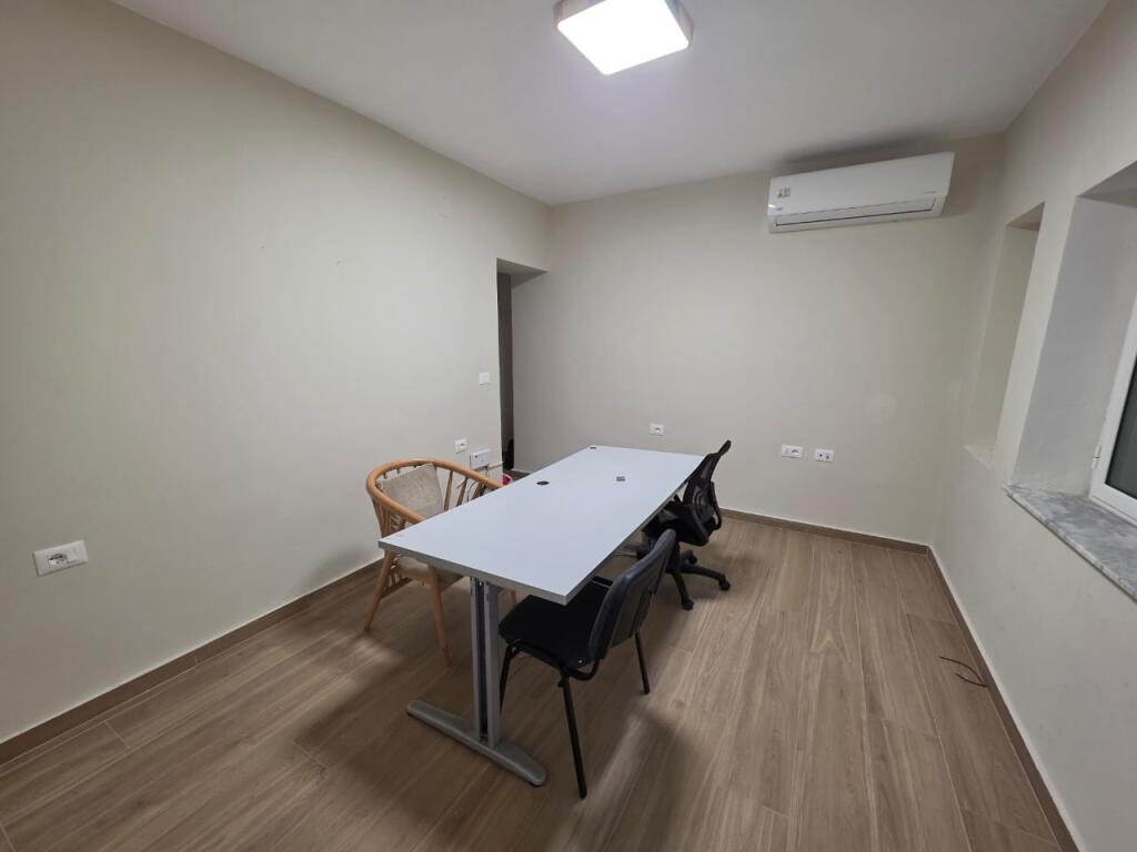 🏢 Office space for rent at Wilson Square!  
