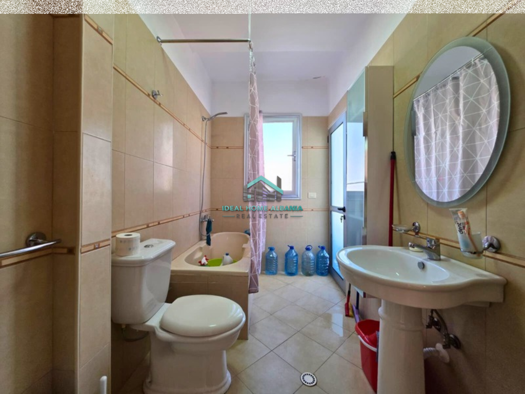 Apartament 2+1+2 në Shitje, Lungomare, Vlore.