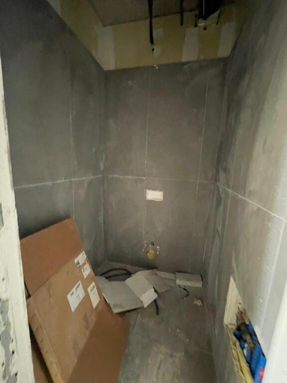 🏢 Zyrë me Qira – DownTown One, Tiranë