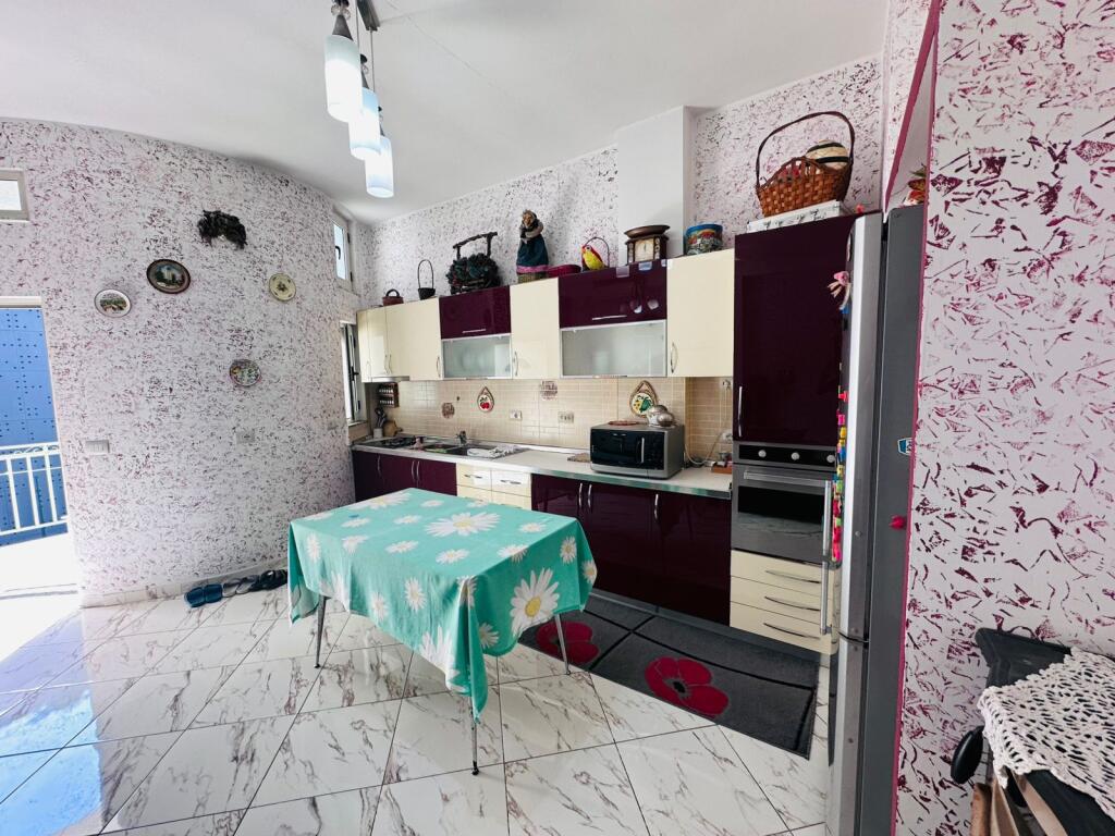 Apartament me qera 1+1- 📍5 Maj