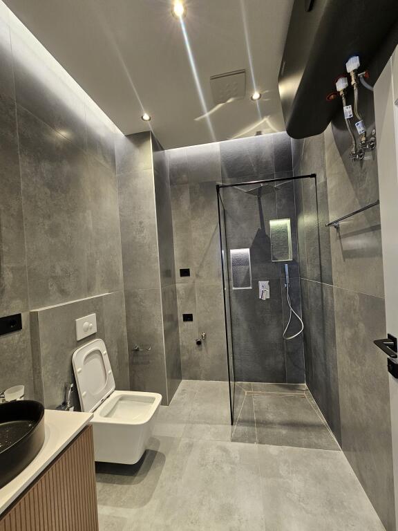 First time rental of apartment 1+1 📍Kodra e Diellit - Fl.1 - 800€ - Area 85m² - New building || 100% Uninhabited, New✨