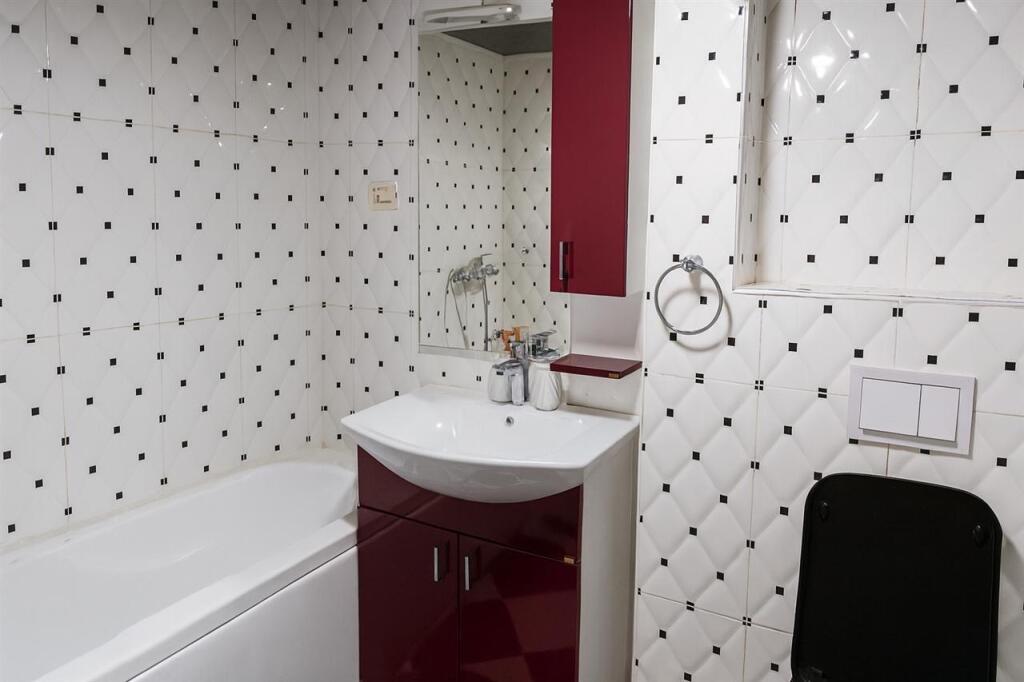 Jepet Me Qera Apartament 2+1+1 Ballkon