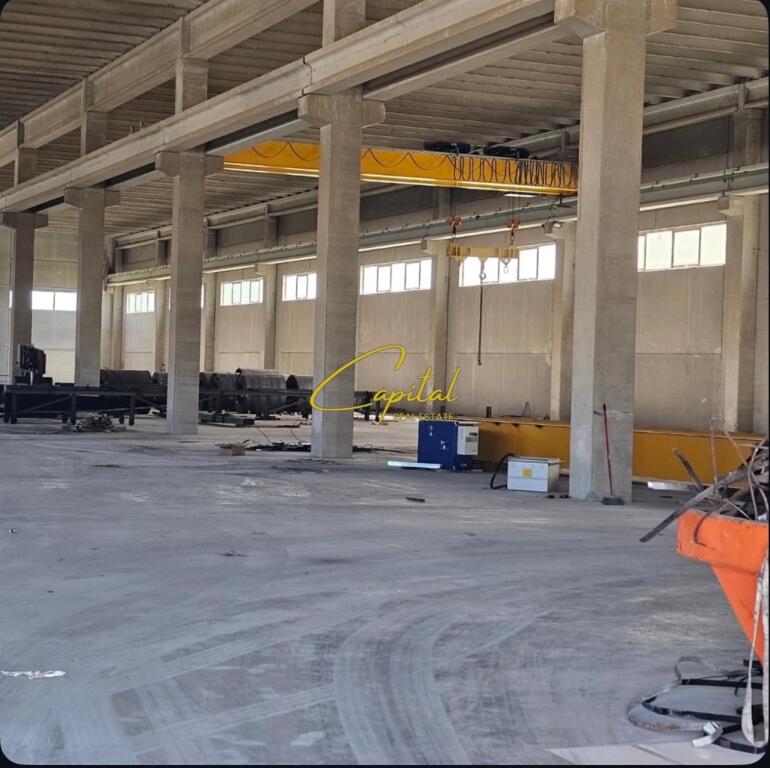 KAPANON ME QERA 3.500 M2 AUTOSTRADA TR-DR 9000 EURO