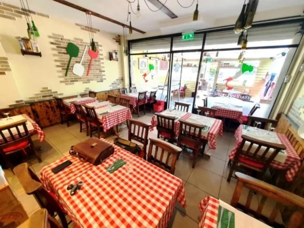 Shitet Biznes Fast Food Piceri Kreperi tek Rruga e Dibres (ID BSHB161) Tirane