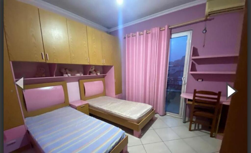 Jepet apartament 3+1+2+verande+parkim ne Selite