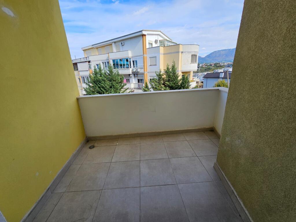 Affittasi Super Appartamento 2+1+P al Lago Secco !