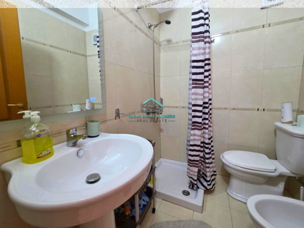 Apartament 2+1+2 në Shitje, Lungomare, Vlore.