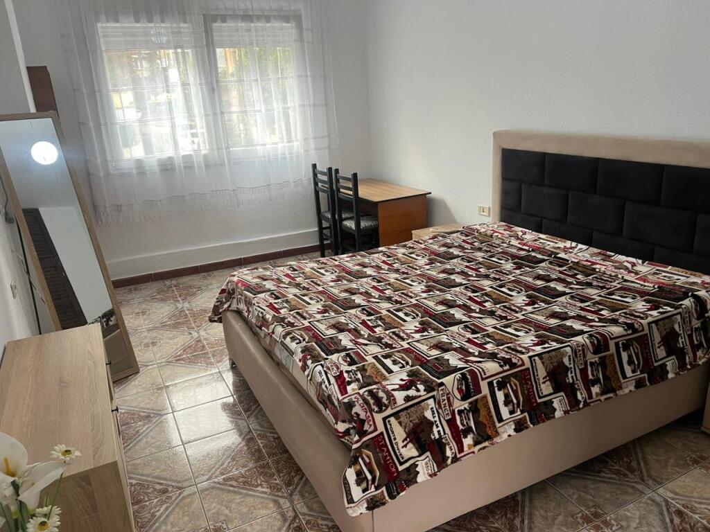 Jepet me qera apartament 2+1+2, Prane Qendres