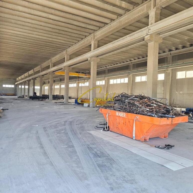 KAPANON ME QERA 3.500 M2 AUTOSTRADA TR-DR 9000 EURO