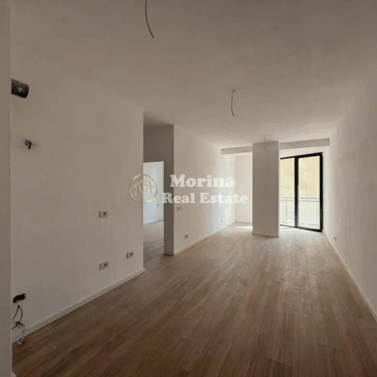 Ambjent Biznesi, ne Rrugen Mine Peza, te Rezidenca Golden Tower, 550 Euro/ Muaj