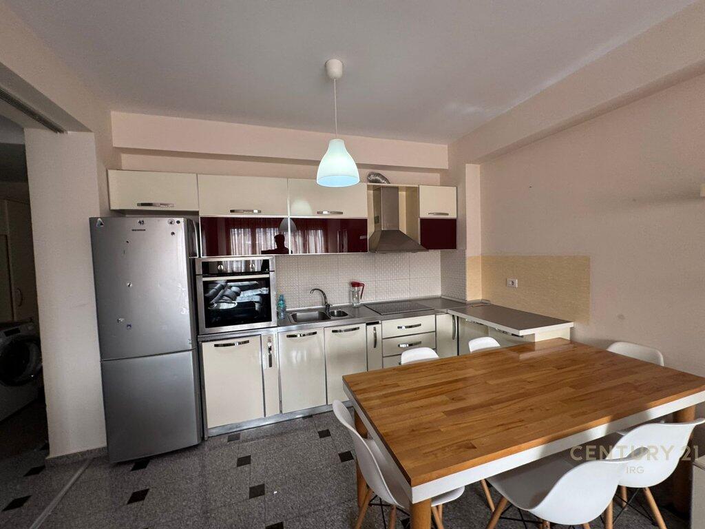 Shitet apartament 2+1 – Vilat e Selitës, Tiranë!!