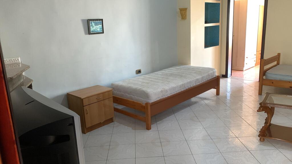 Jepet Me Qera Apartament 1+1+1 Ballkon