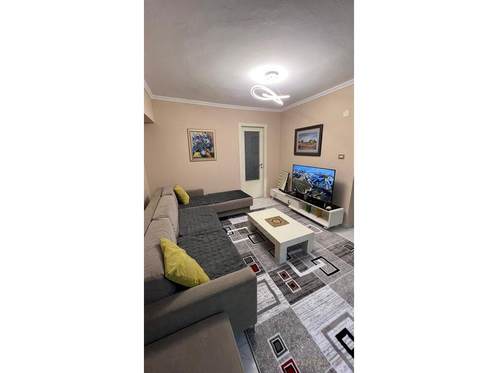 TE KAFE FLORA JAPIM APARTAMENT 2+1 ME QIRA