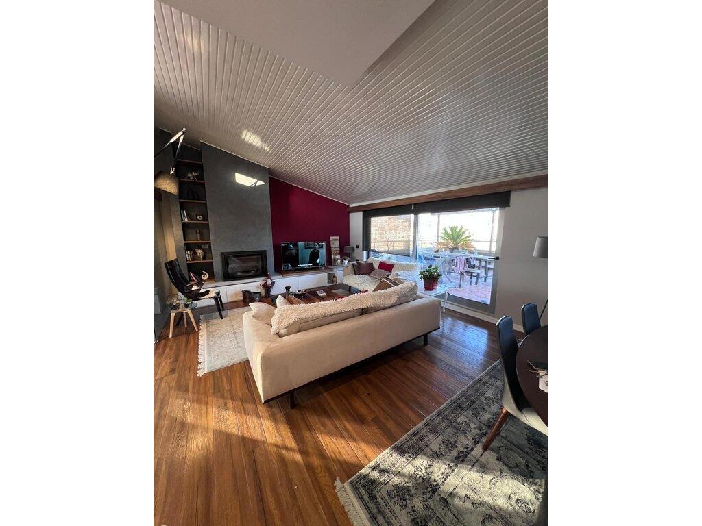 🌇 Luxury Penthouse for Rent near the Ministry of Justice – Center, Tirana