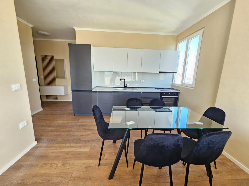 SHITET APARTAMENT 2+1 NE PLAZHIN ILIRIA PRANE HOTEL FLORIDA