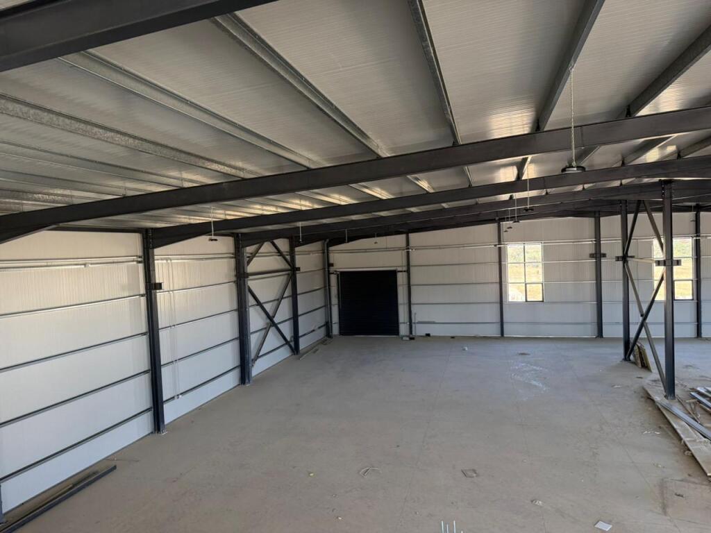 🏡 Jepet Kapanon Industrial me qira ne Vaqarr