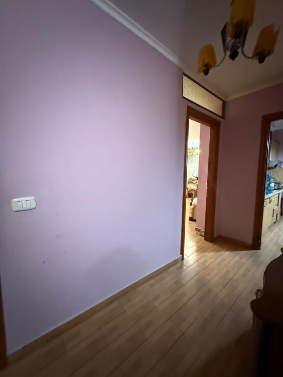 Apartament 2+1 me qira ne Pazari i Ri, Tiranë