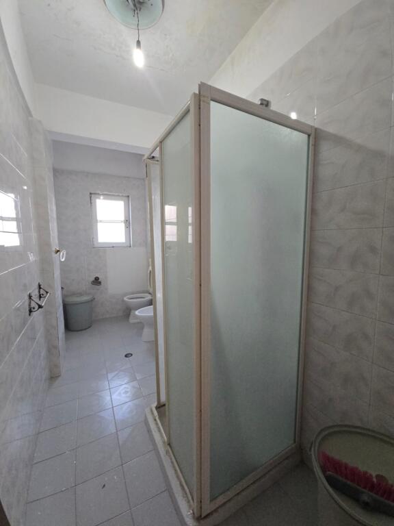 SHITET SUPER APARTAMENT 2+1 TEK ZONA E VALA PARK DURRES