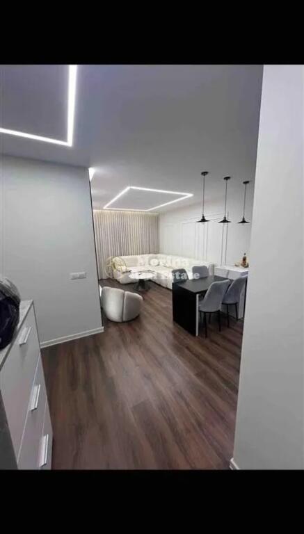 Qera, Apartament 1+1, 5 Maj 600 euro/muaj